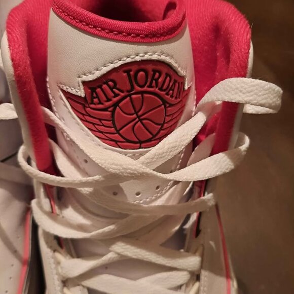Nike Air Jordan 2 - Retro Italy - White Fire Red Sail - Leather _ NWOT main image 5
